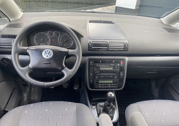 Volkswagen Sharan cena 15900 przebieg: 211000, rok produkcji 2004 z Karczew małe 79